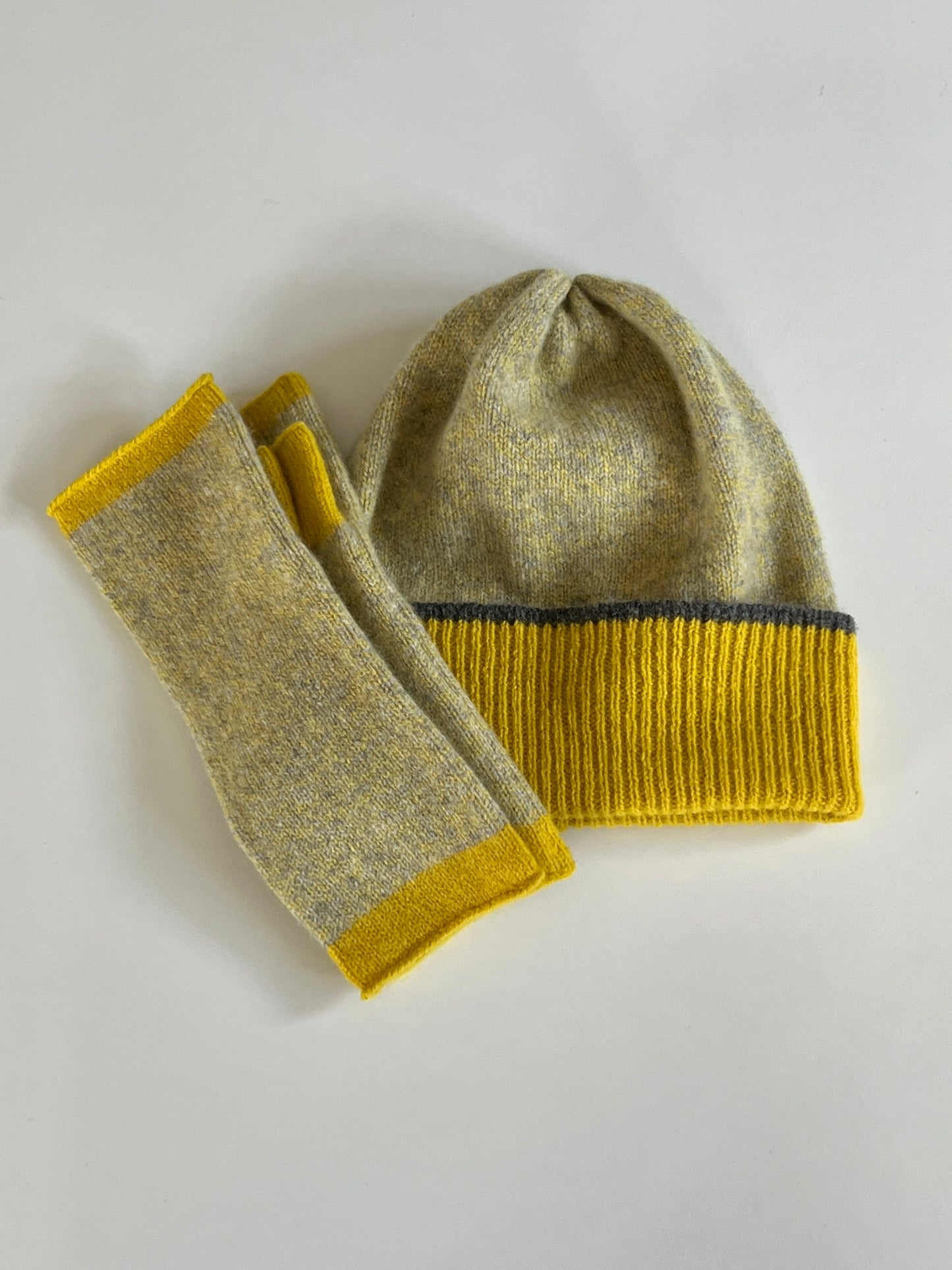 Gift set- Hat and mittens soft marled merino lambswool