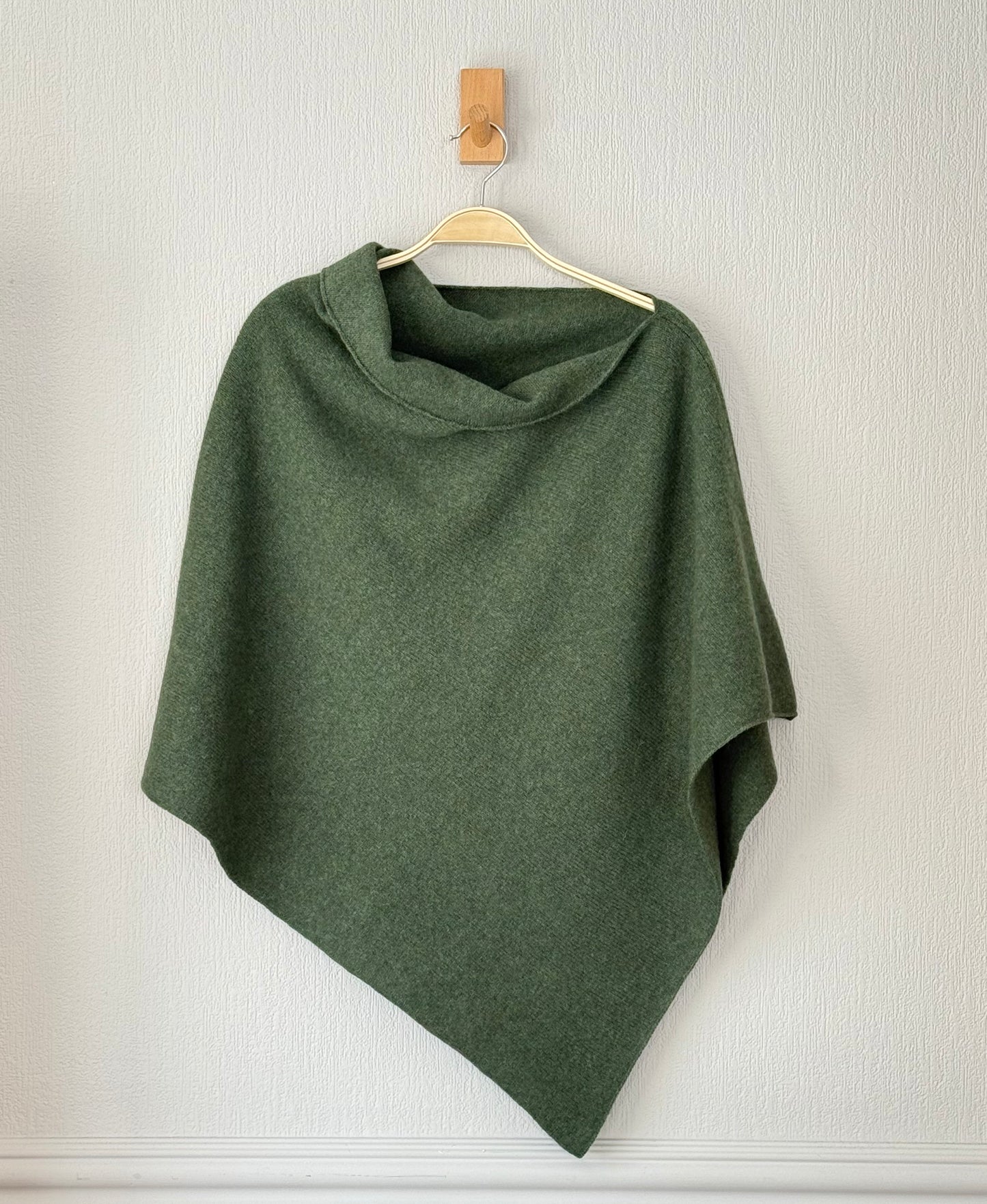 Poncho rosemary green merino lambswool