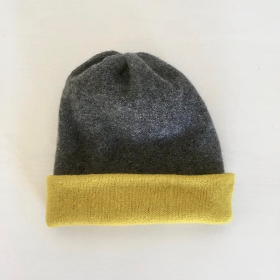Hat - Reversible beanie hat soft lambswool