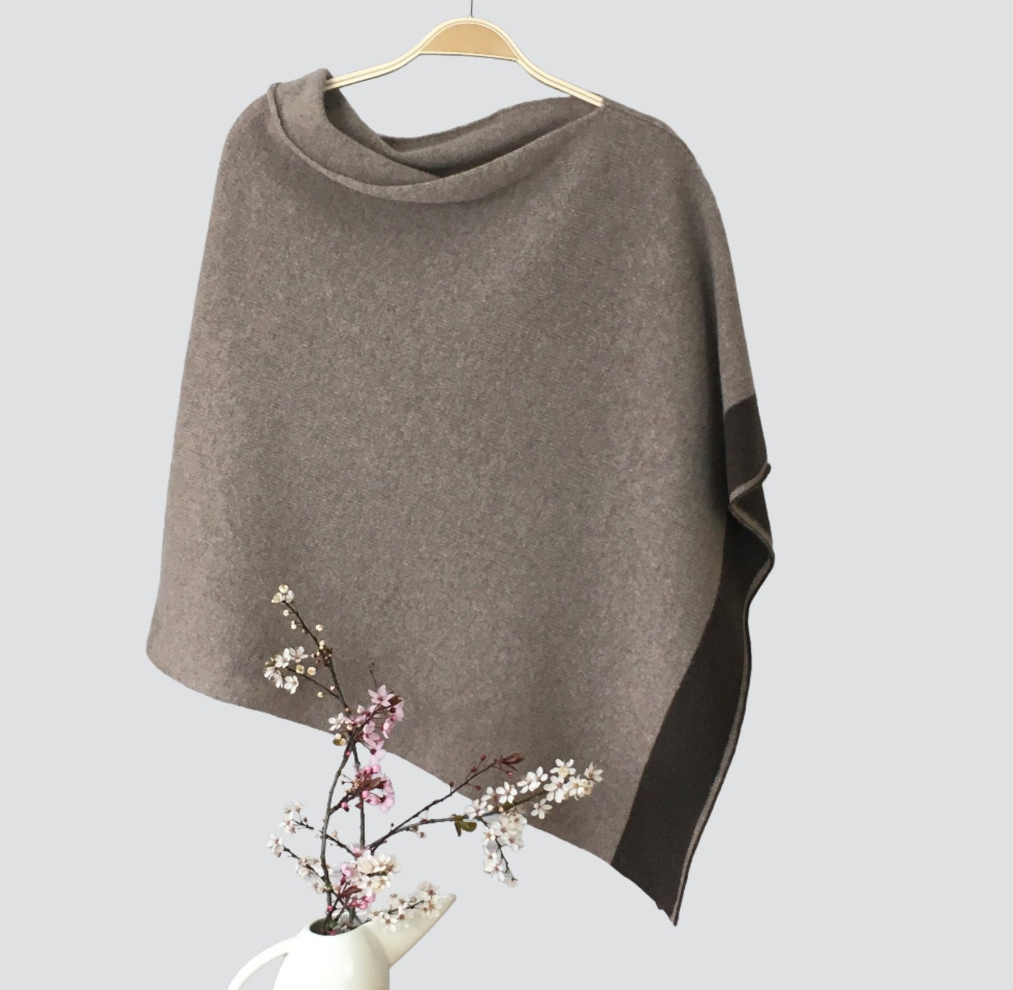 Poncho light mushroom with dark brown border merino lambswool