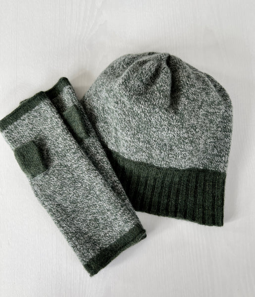 Mittens - Knitted fingerless mitts with contrast trims