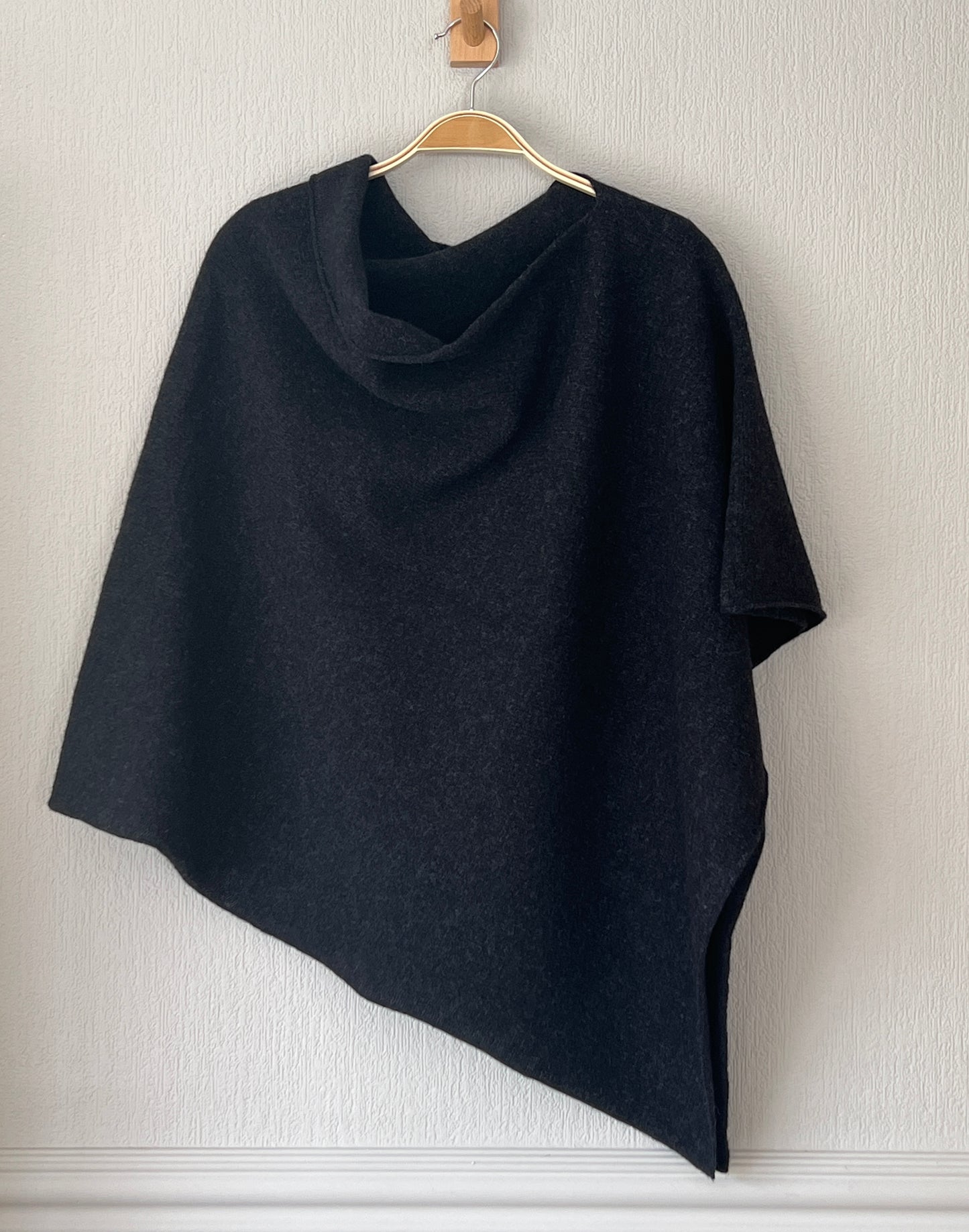 Poncho graphite nearly black merino lambswool