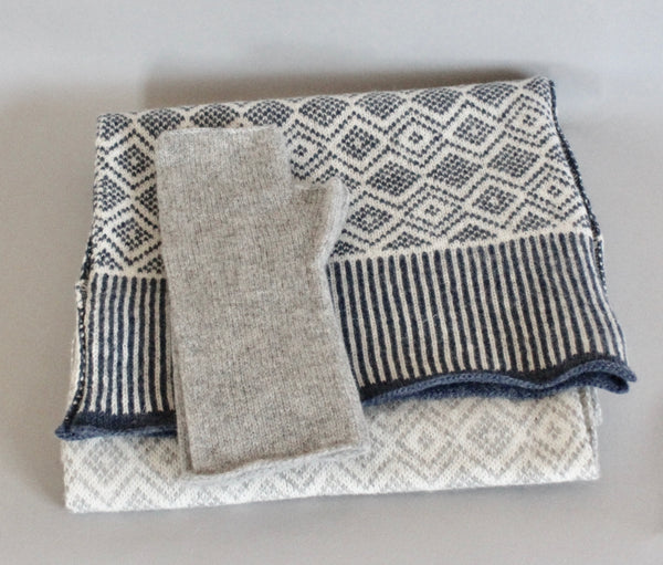 FinesseKnits, silver grey