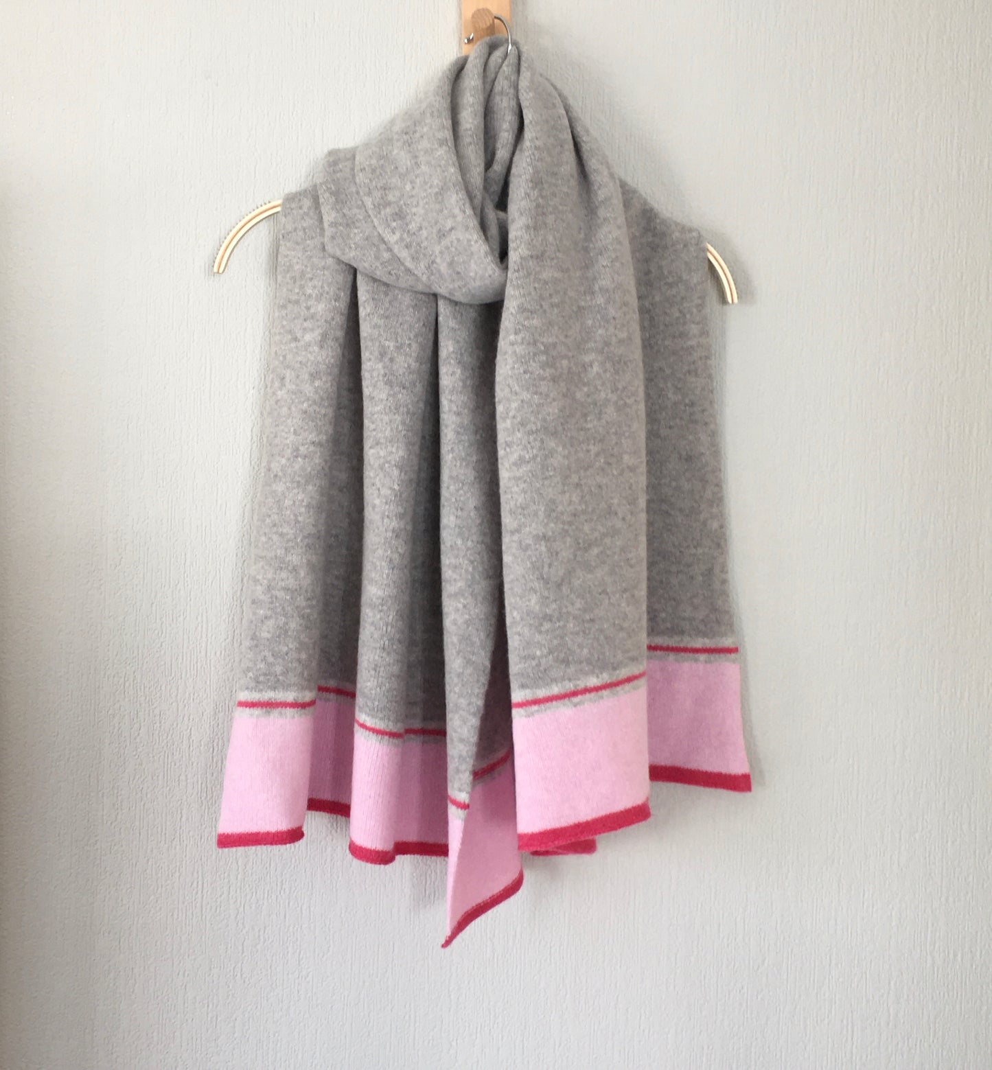 Shawl scarf wrap luxuriously soft Merino Lambswool light grey with blush pink/pink ends