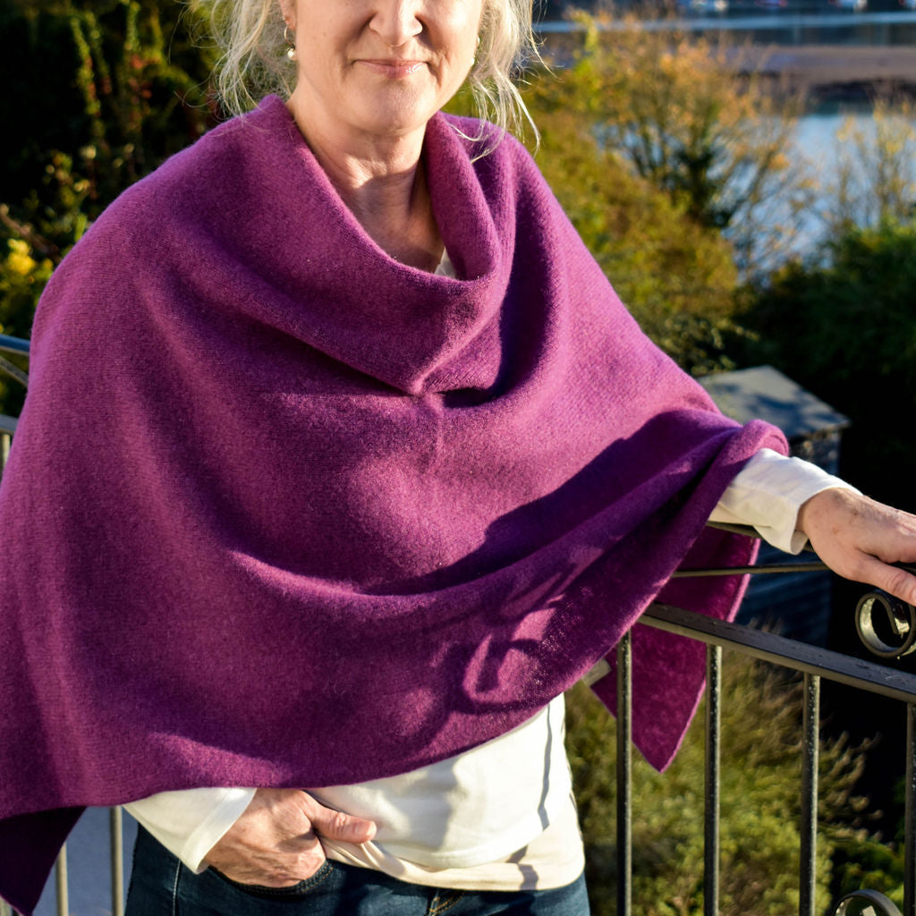 Poncho lupin purple merino lambswool