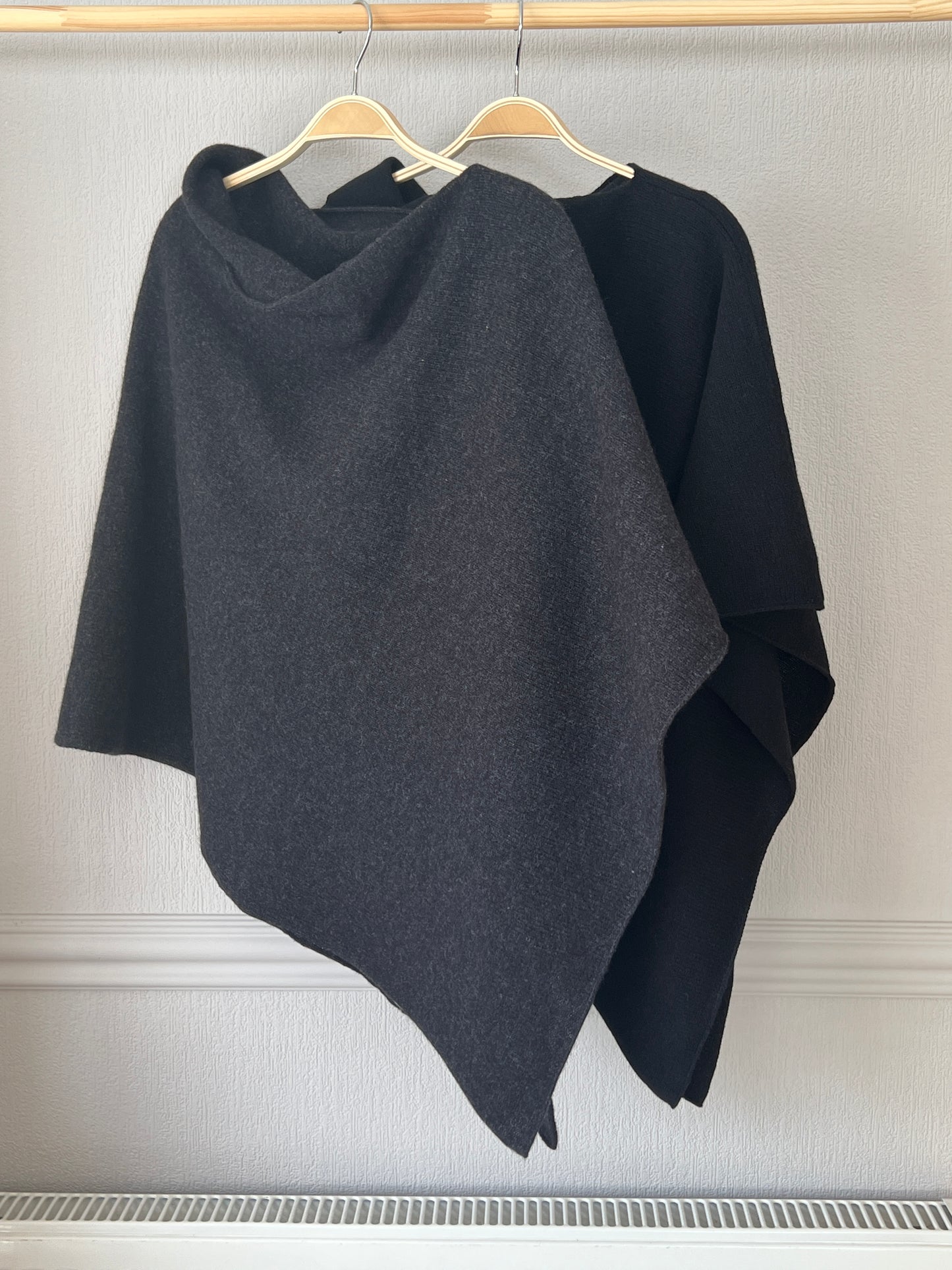Poncho graphite nearly black merino lambswool