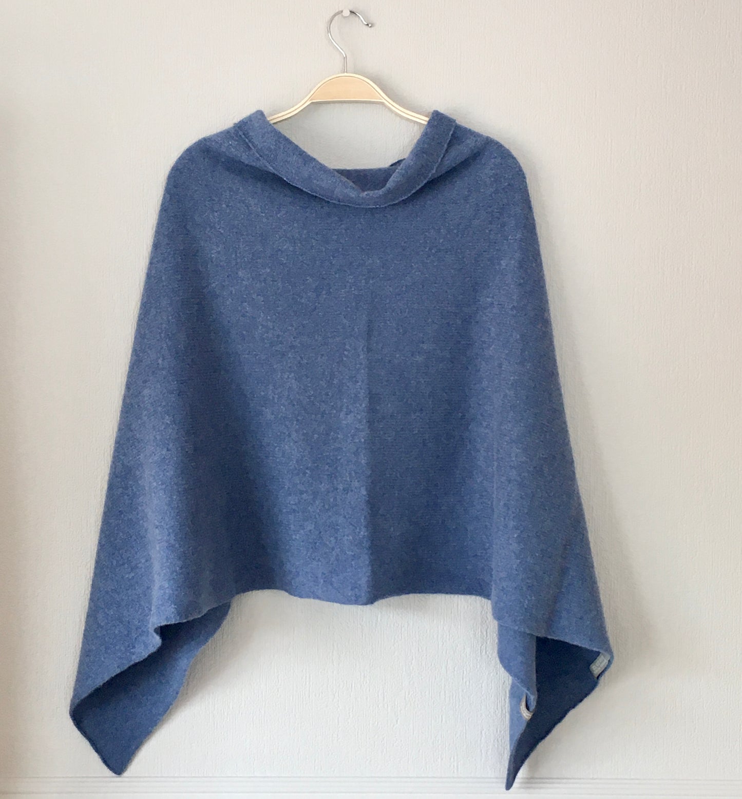 Poncho jeans blue merino lambswool
