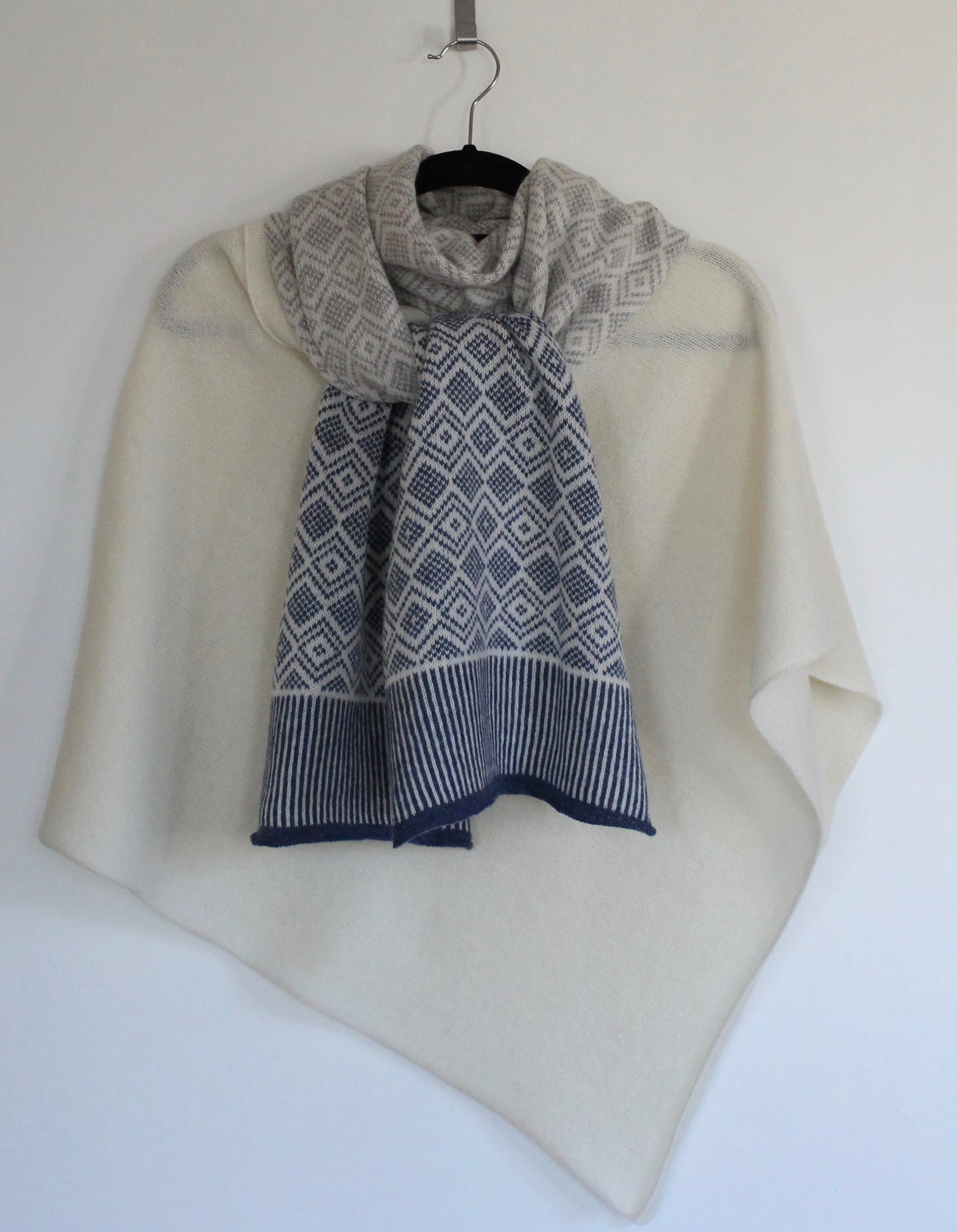 Poncho natural white merino lambswool
