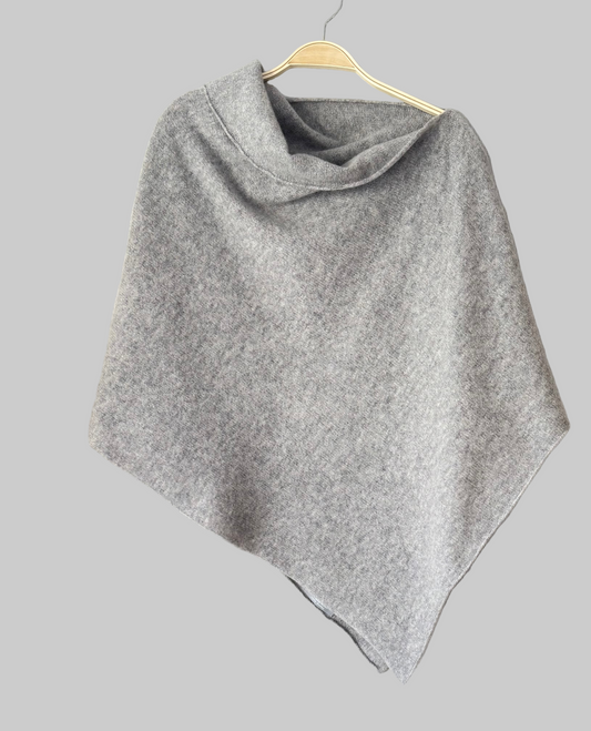 Poncho pearl grey merino lambswool